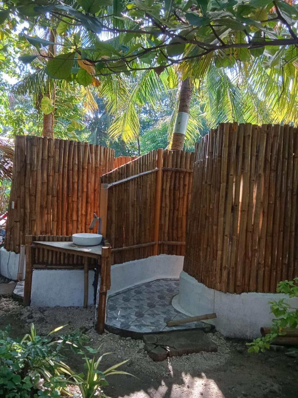 Georgia'S Neverland Hostel Malapascua ö Exteriör bild