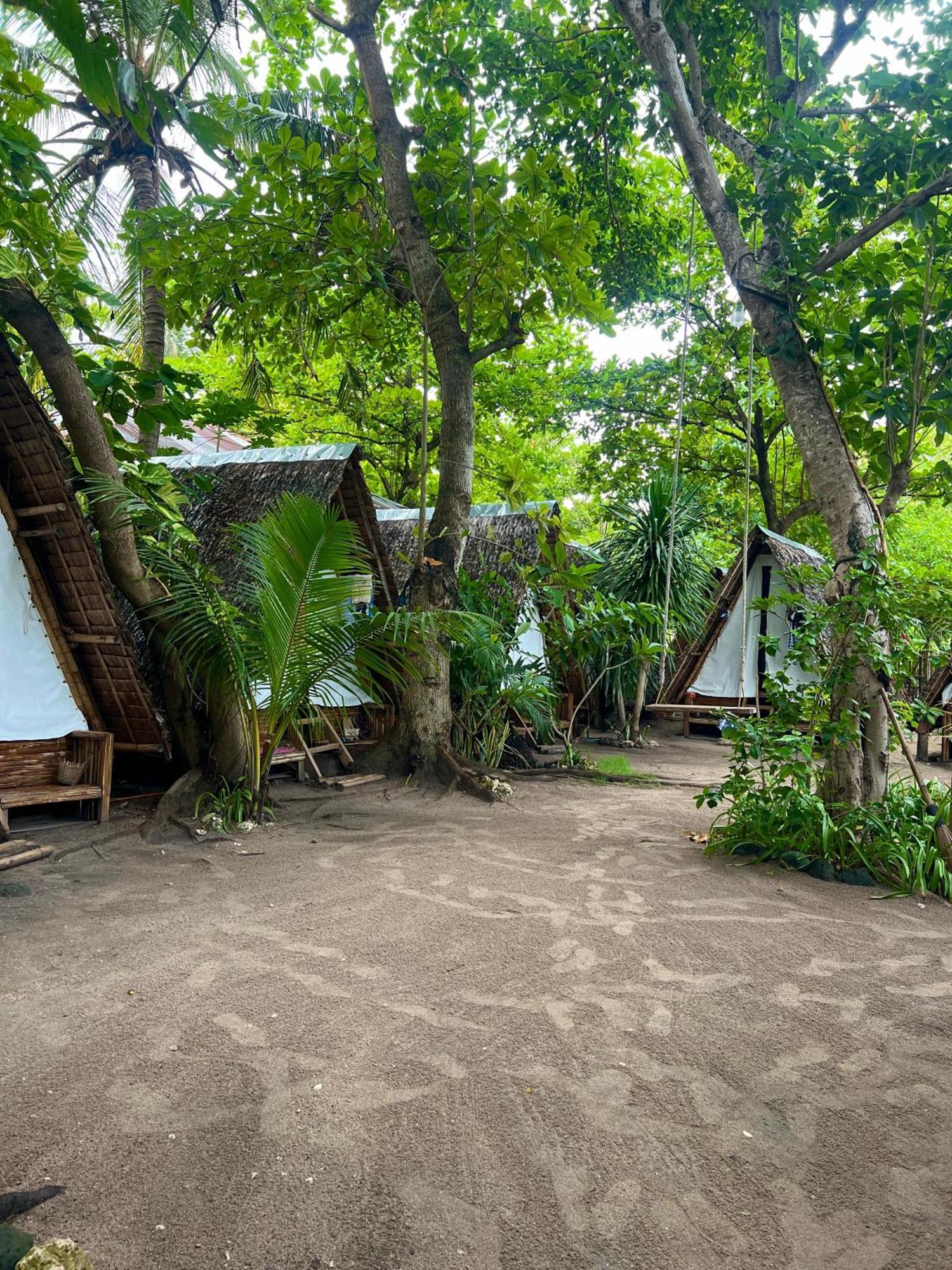 Georgia'S Neverland Hostel Malapascua ö Exteriör bild